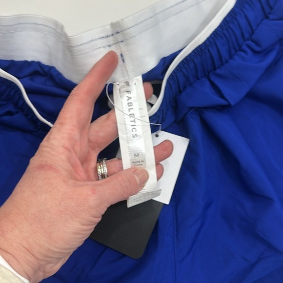 NWT Fabletics Heritage Dolphin Shorts Medium Item# 9V - Picture 6 of 7